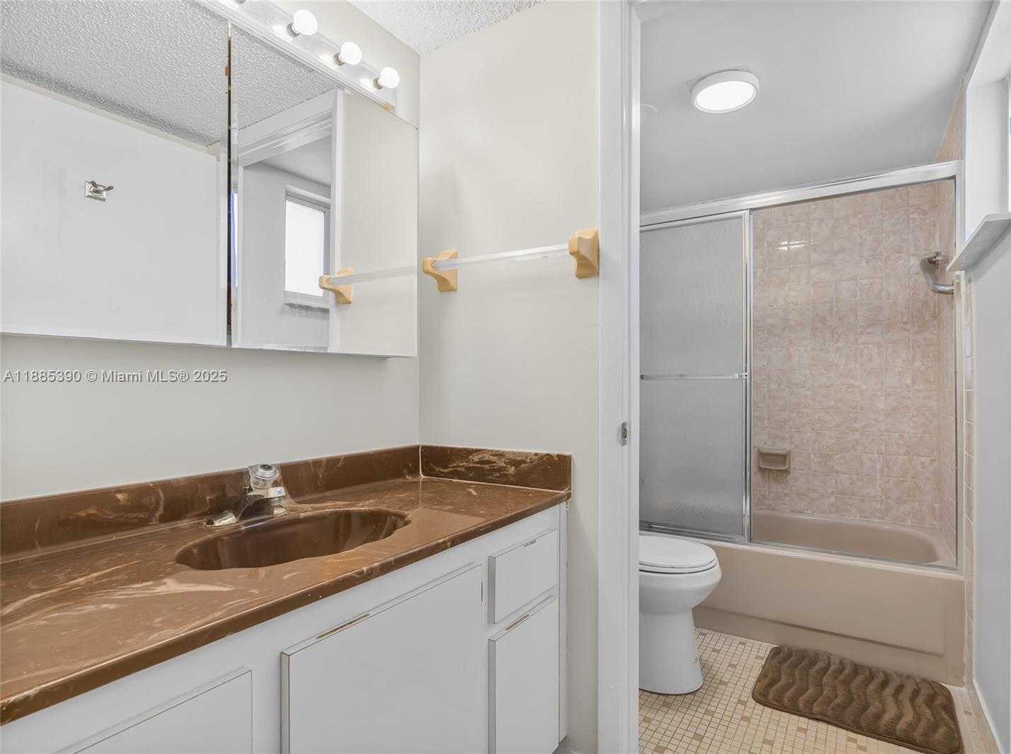 Small Image of 4141 COLLINS AVE #201, Miami Beach Number 13