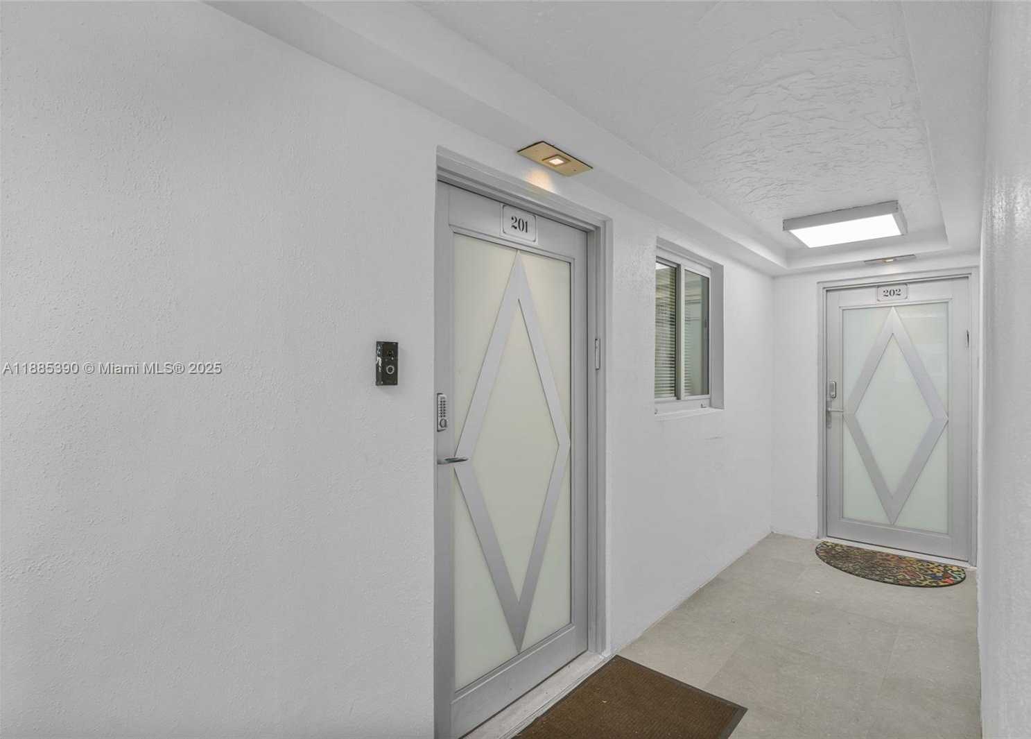 Small Image of 4141 COLLINS AVE #201, Miami Beach Number 16