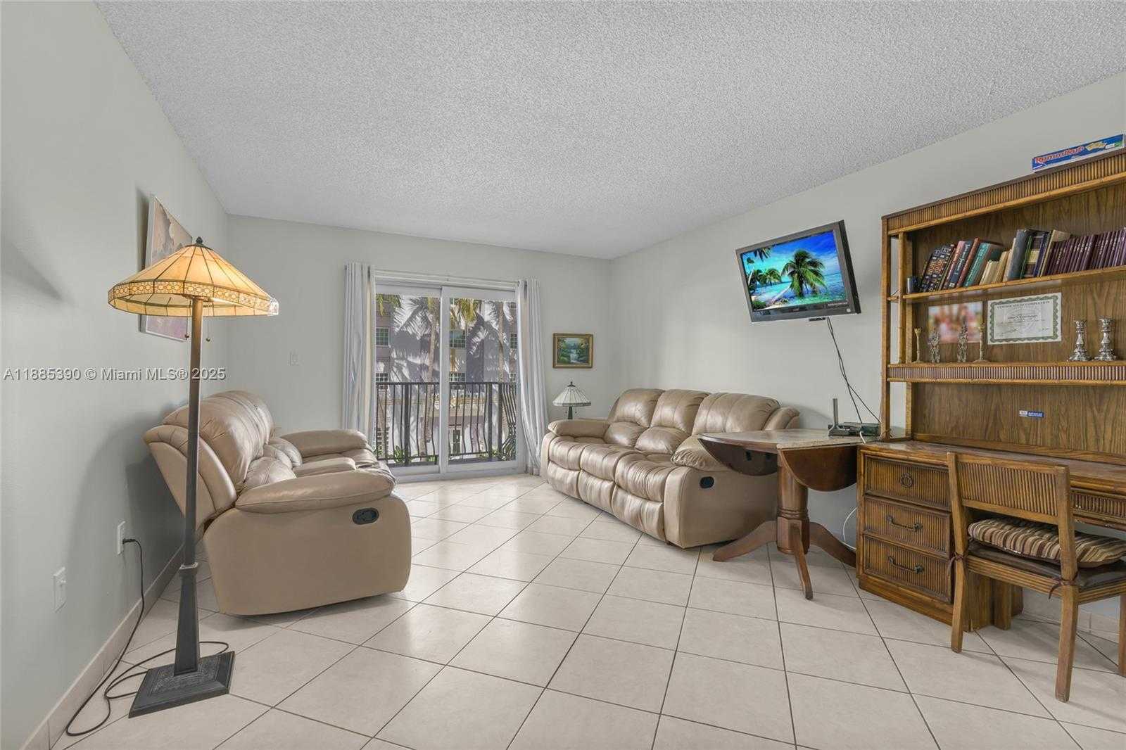 Small Image of 4141 COLLINS AVE #201, Miami Beach Number 4
