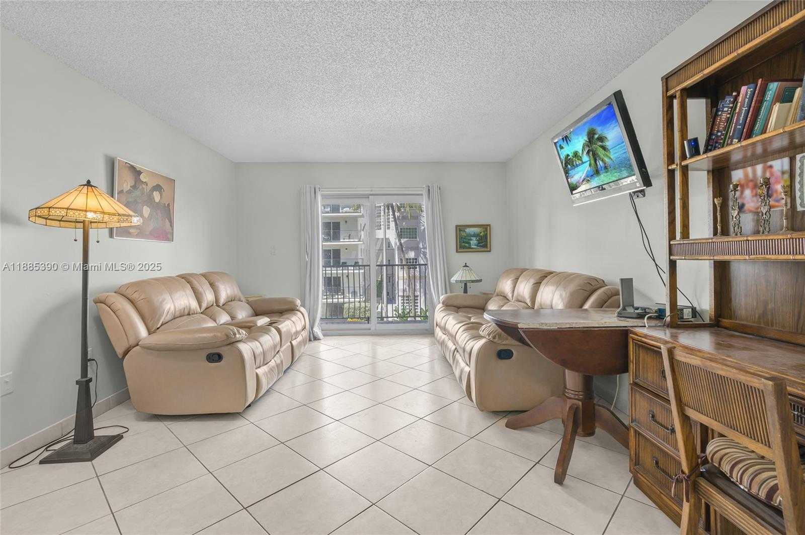 Small Image of 4141 COLLINS AVE #201, Miami Beach Number 5