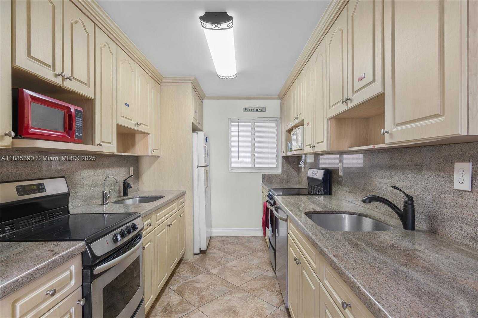 Small Image of 4141 COLLINS AVE #201, Miami Beach Number 8