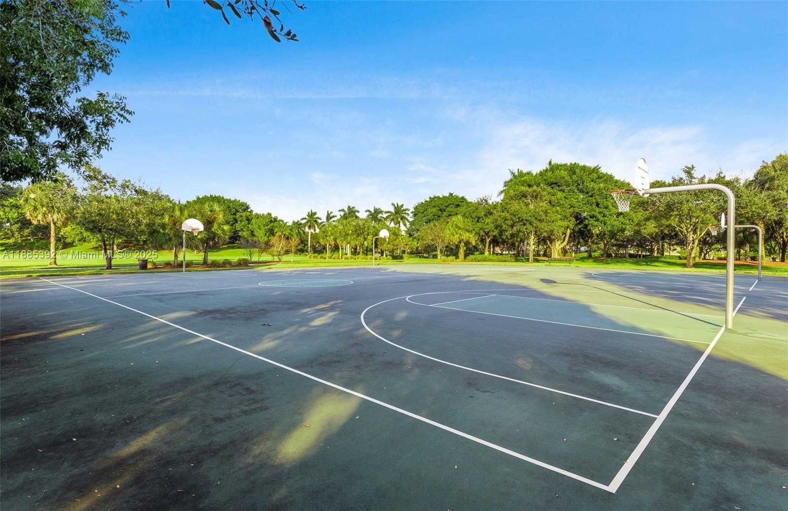 Small Image of 4295 GREENBRIAR LN, Weston Number 19