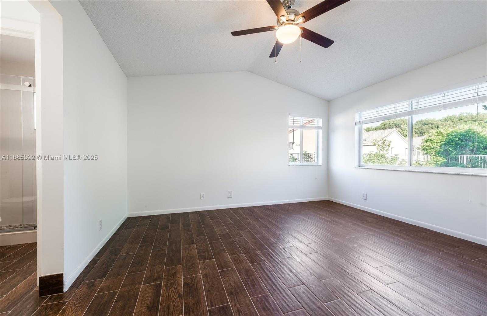 Small Image of 4295 GREENBRIAR LN, Weston Number 8