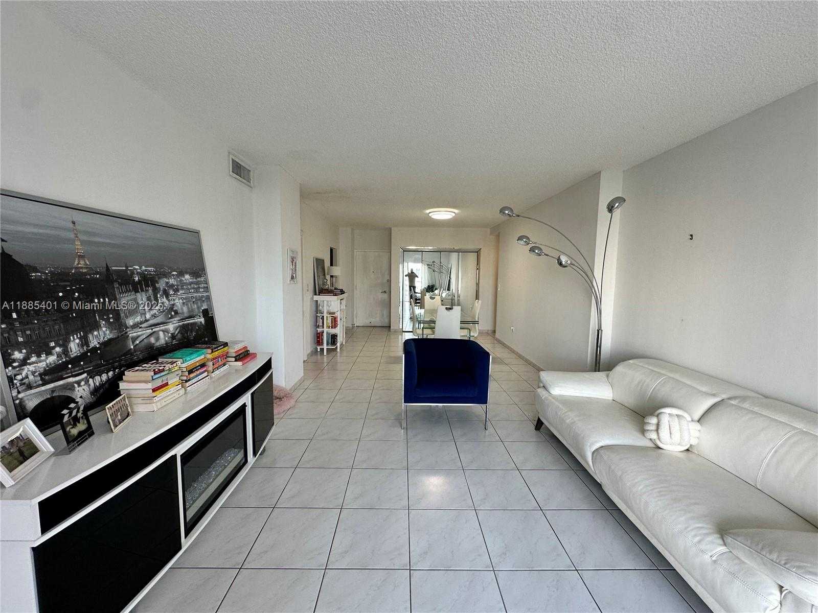 Small Image of 300 BAYVIEW DR #1209, Sunny Isles Beach Number 18