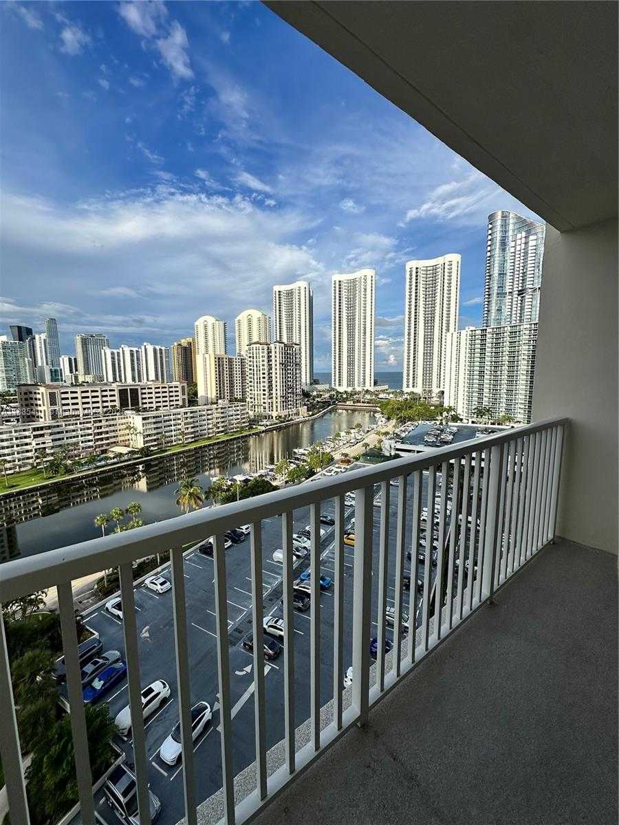 Small Image of 300 BAYVIEW DR #1209, Sunny Isles Beach Number 20
