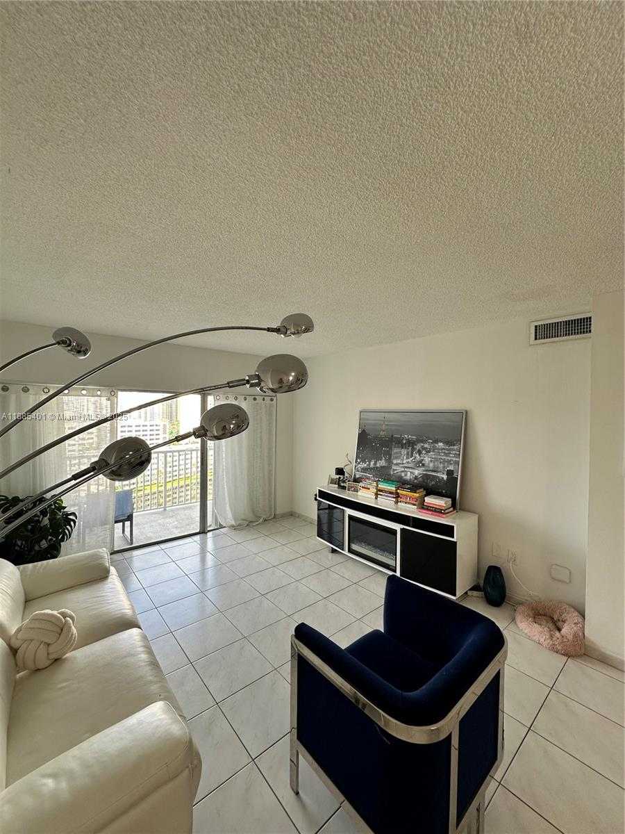 Small Image of 300 BAYVIEW DR #1209, Sunny Isles Beach Number 24