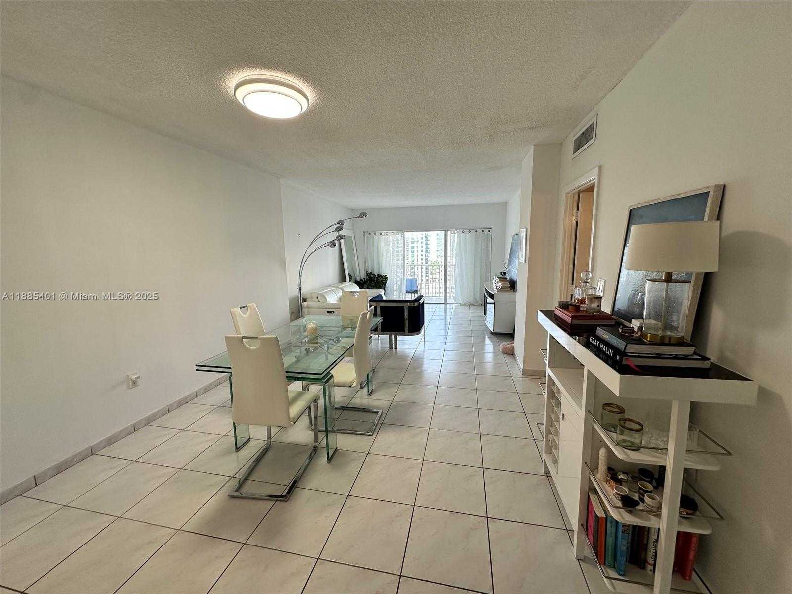 Small Image of 300 BAYVIEW DR #1209, Sunny Isles Beach Number 8