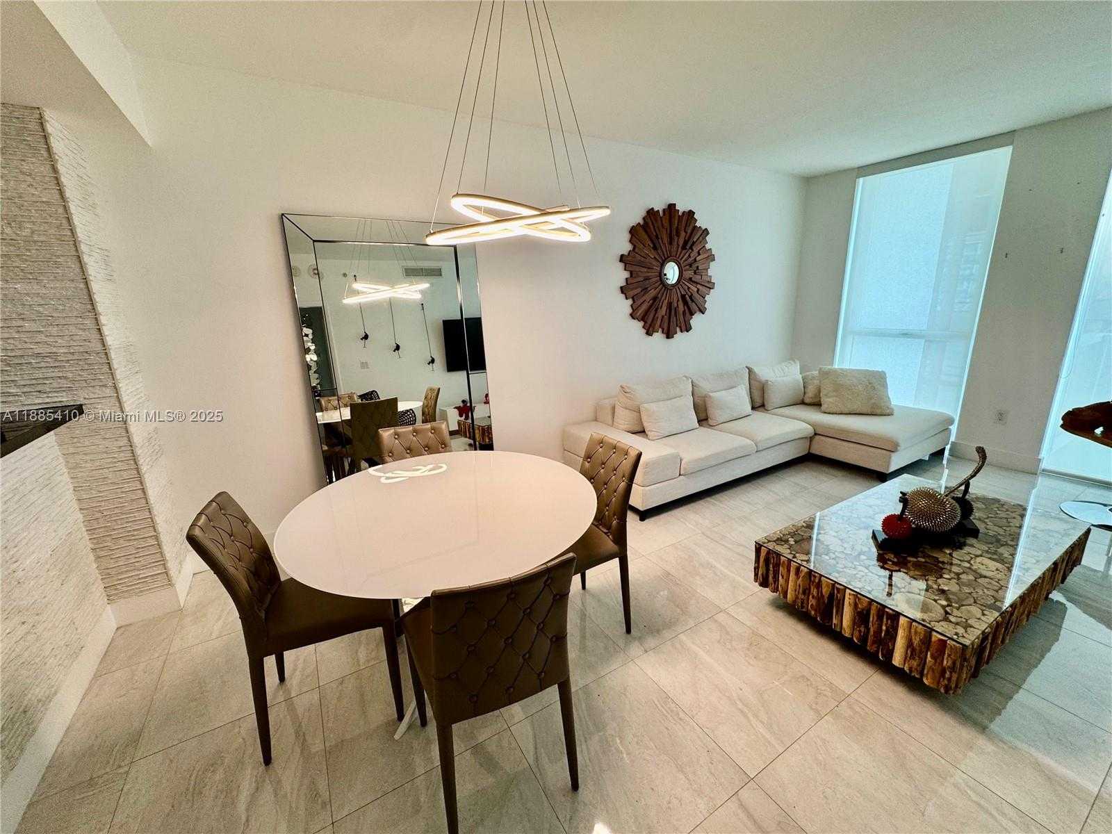 Small Image of 244 BISCAYNE BLVD #2906, Miami Number 17