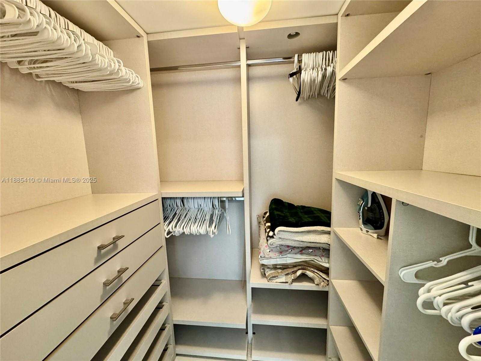 Small Image of 244 BISCAYNE BLVD #2906, Miami Number 18