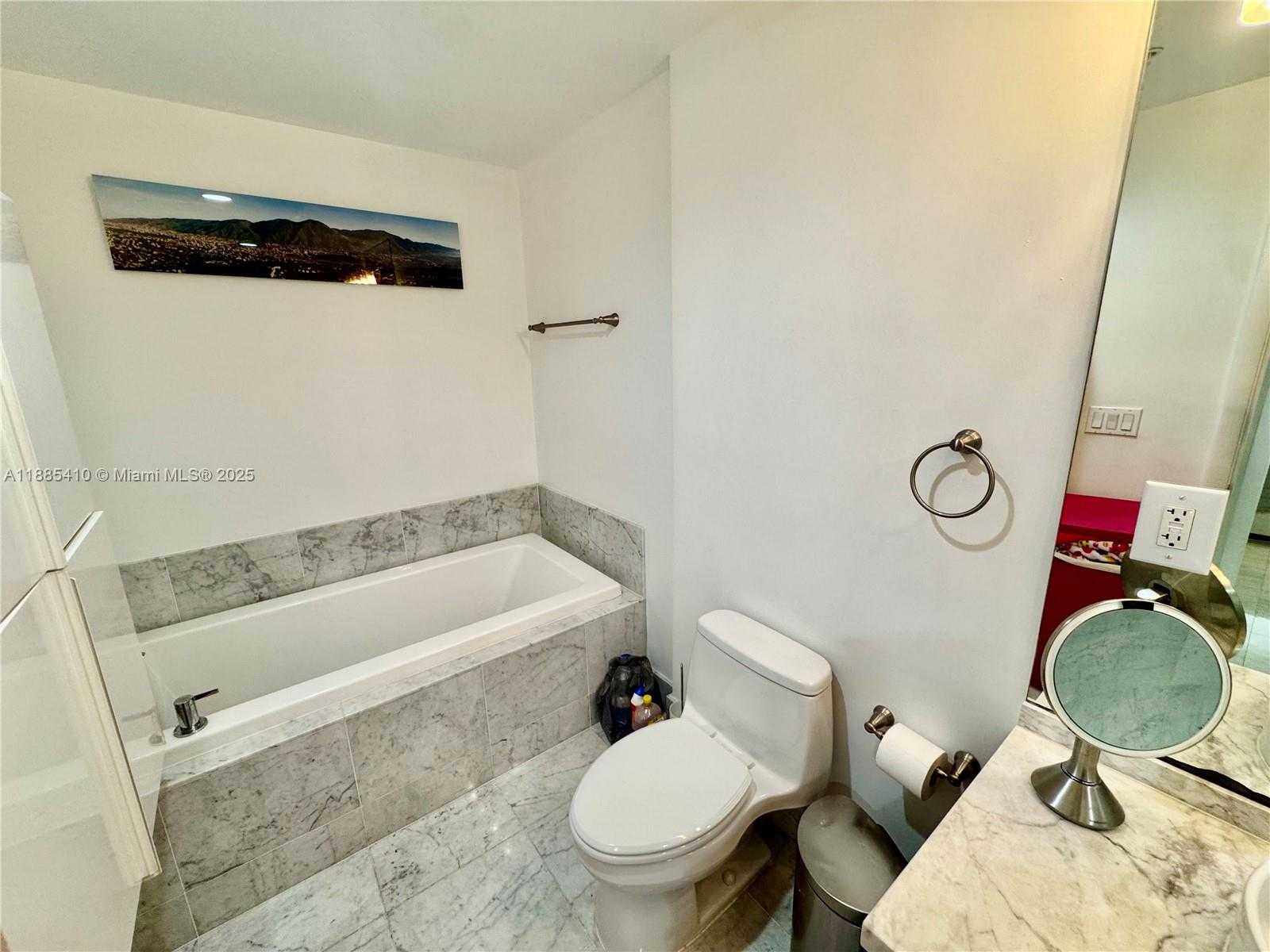Small Image of 244 BISCAYNE BLVD #2906, Miami Number 21