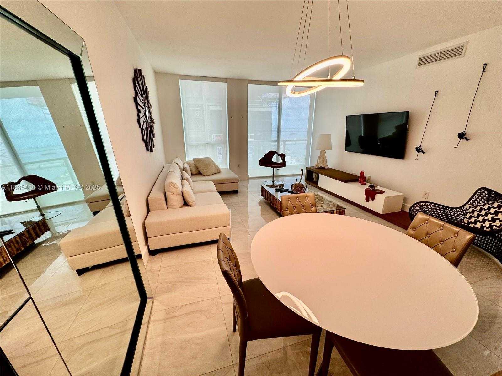 Small Image of 244 BISCAYNE BLVD #2906, Miami Number 23