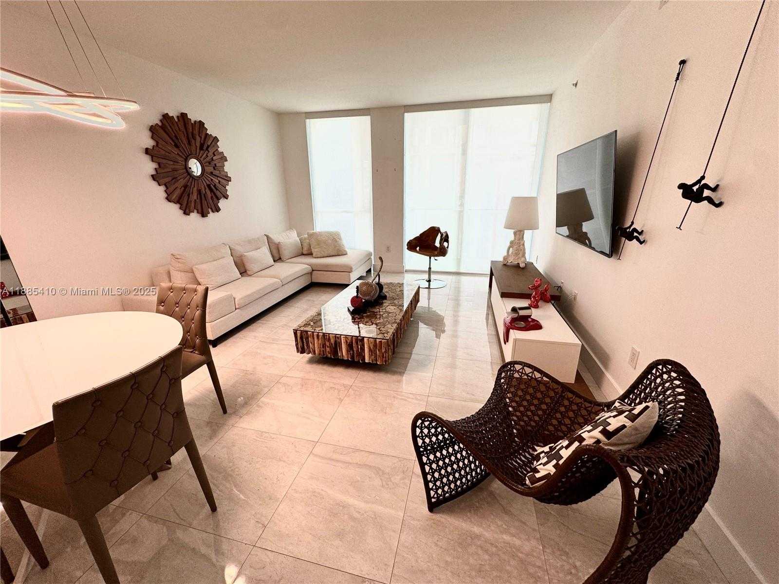 Small Image of 244 BISCAYNE BLVD #2906, Miami Number 26