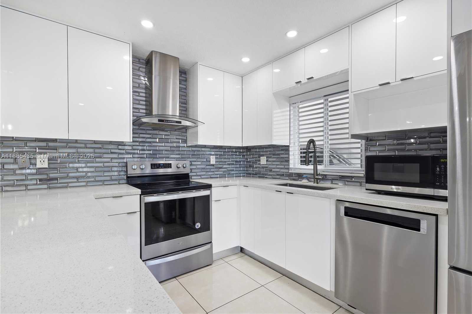 Small Image of 15823 SOUTH WEST 79TH ST, Miami Number 11
