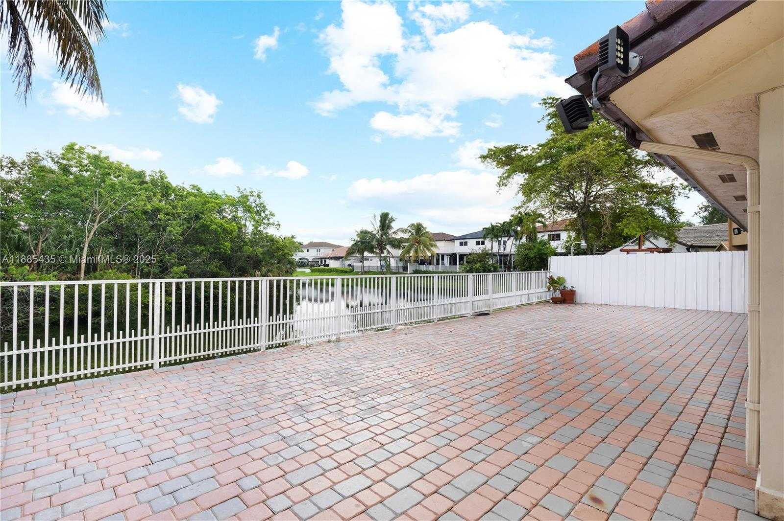 Small Image of 15823 SOUTH WEST 79TH ST, Miami Number 21