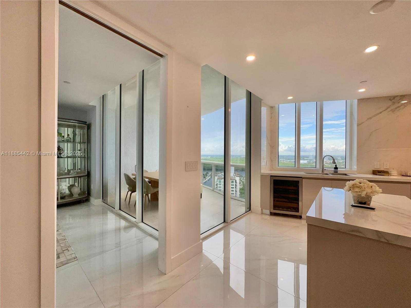 Small Image of 15901 COLLINS AVE #2406, Sunny Isles Beach Number 12
