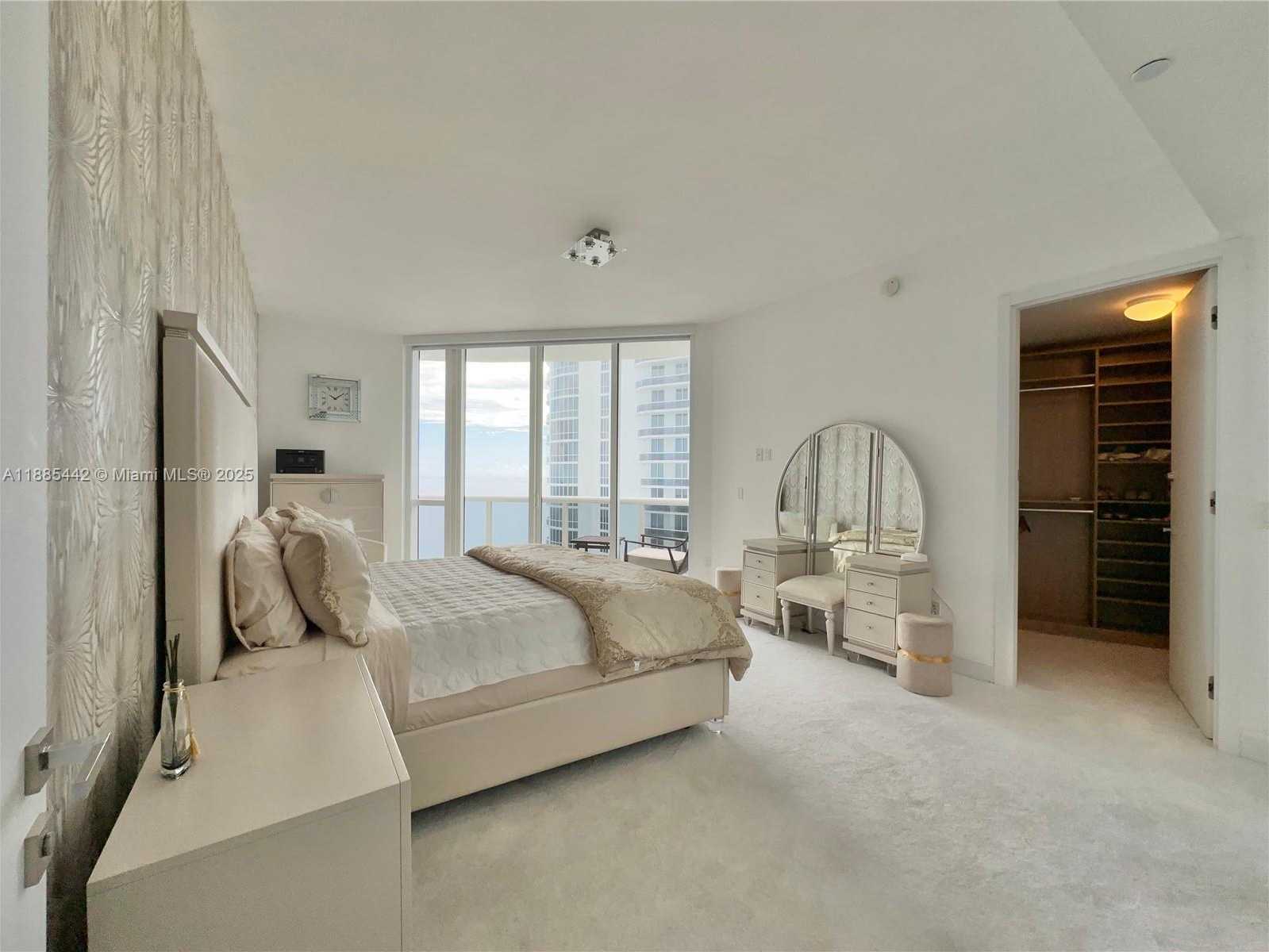 Small Image of 15901 COLLINS AVE #2406, Sunny Isles Beach Number 13