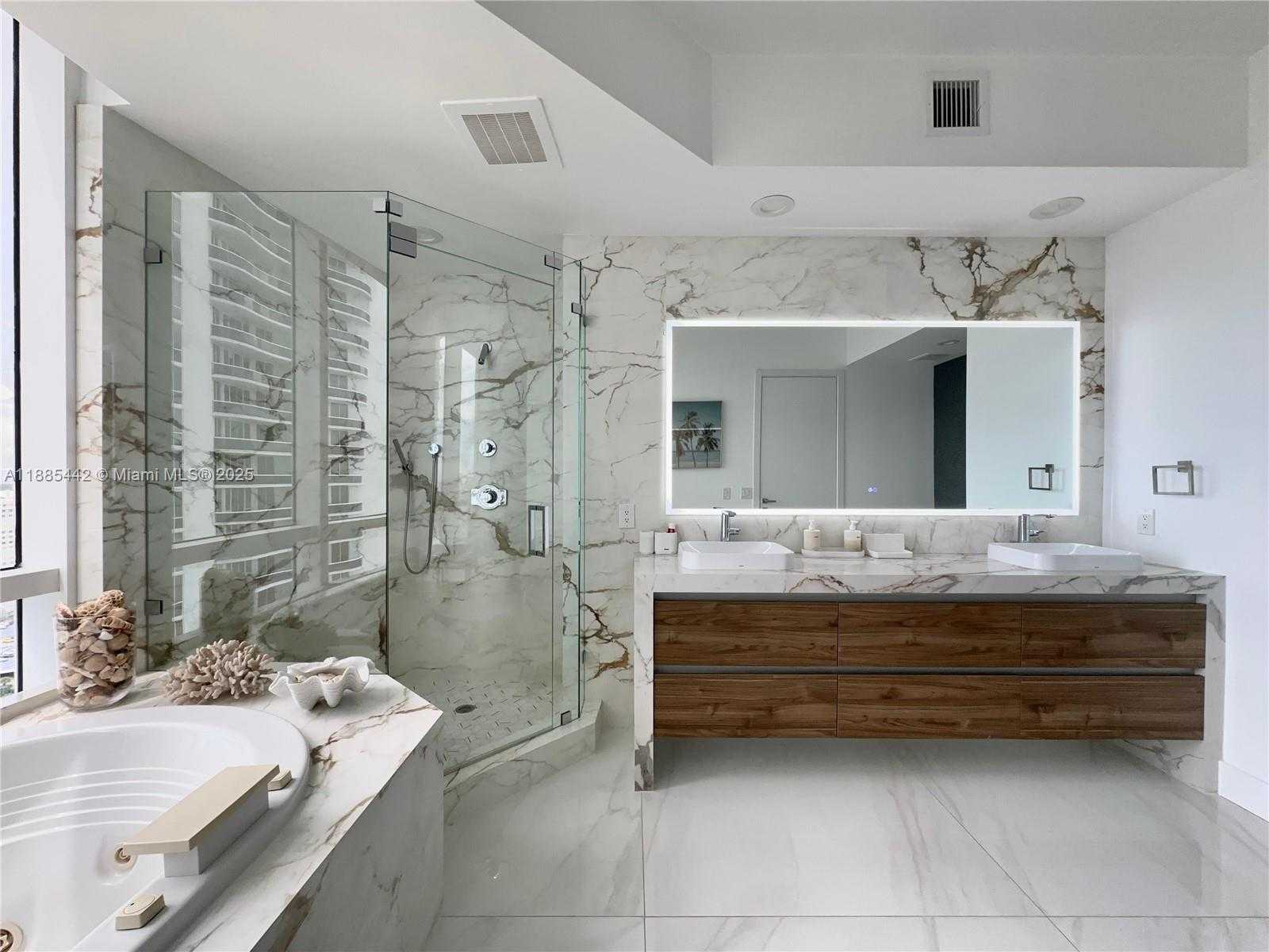 Small Image of 15901 COLLINS AVE #2406, Sunny Isles Beach Number 16
