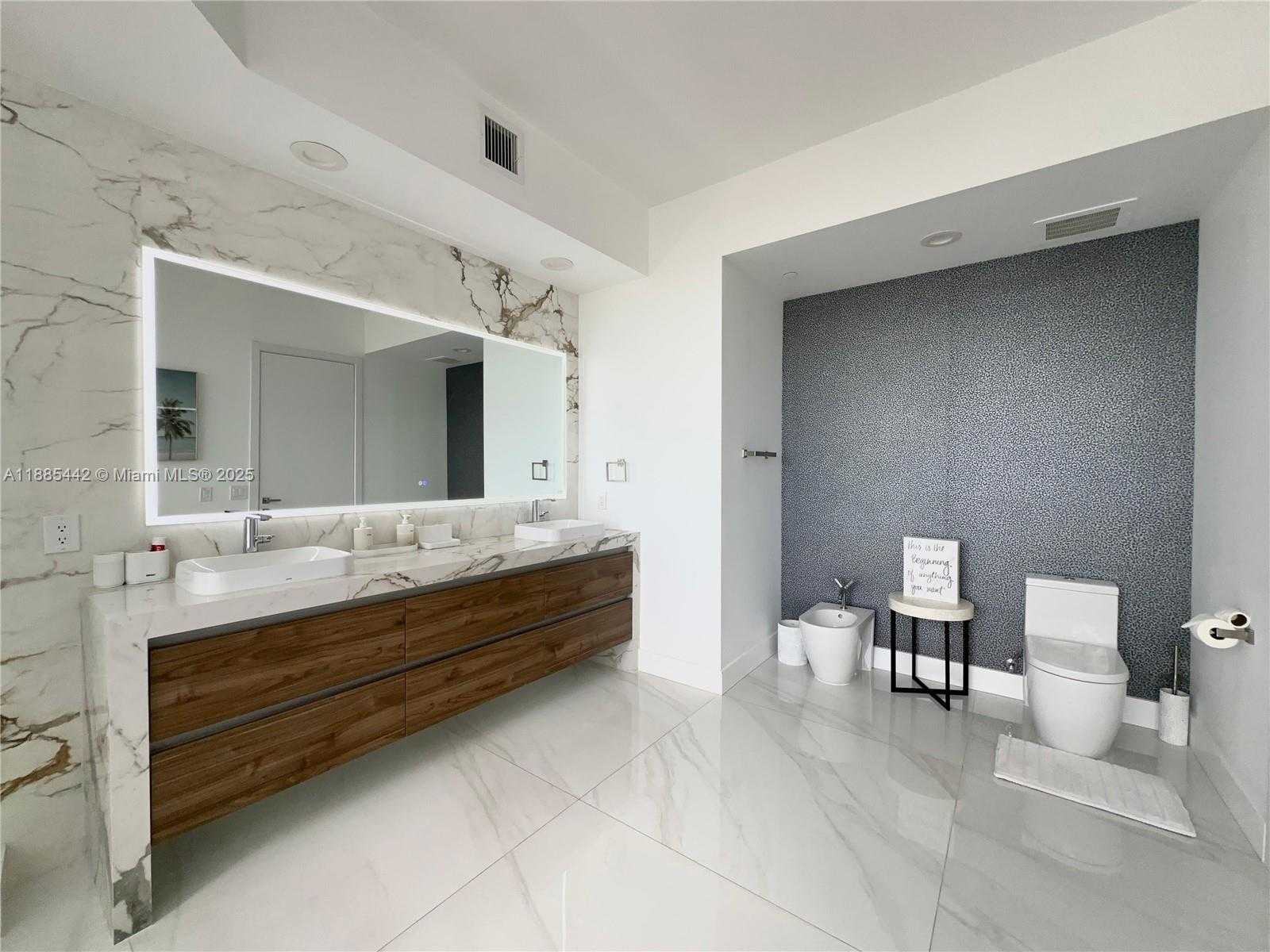 Small Image of 15901 COLLINS AVE #2406, Sunny Isles Beach Number 18