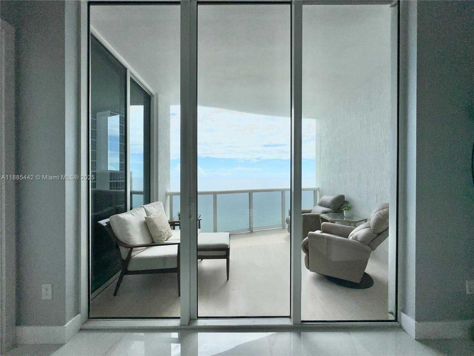 Small Image of 15901 COLLINS AVE #2406, Sunny Isles Beach Number 4
