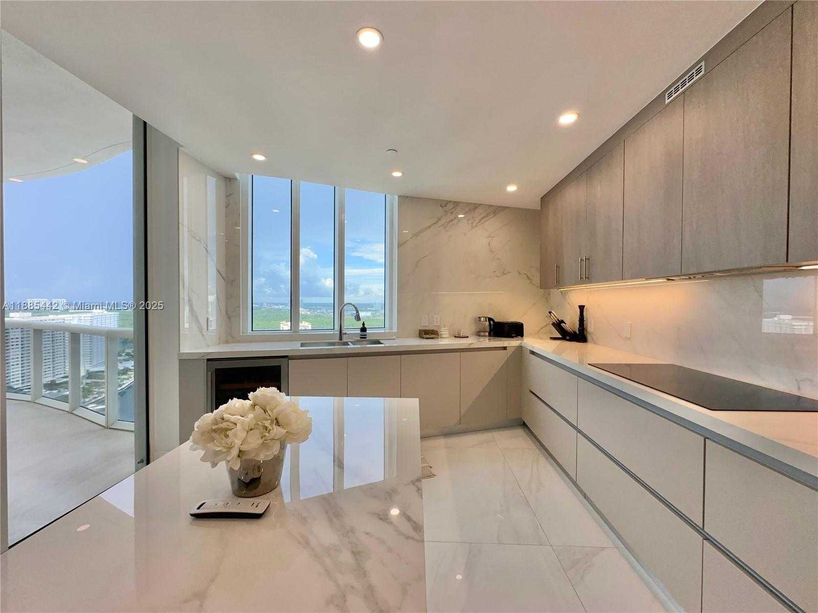 Small Image of 15901 COLLINS AVE #2406, Sunny Isles Beach Number 7