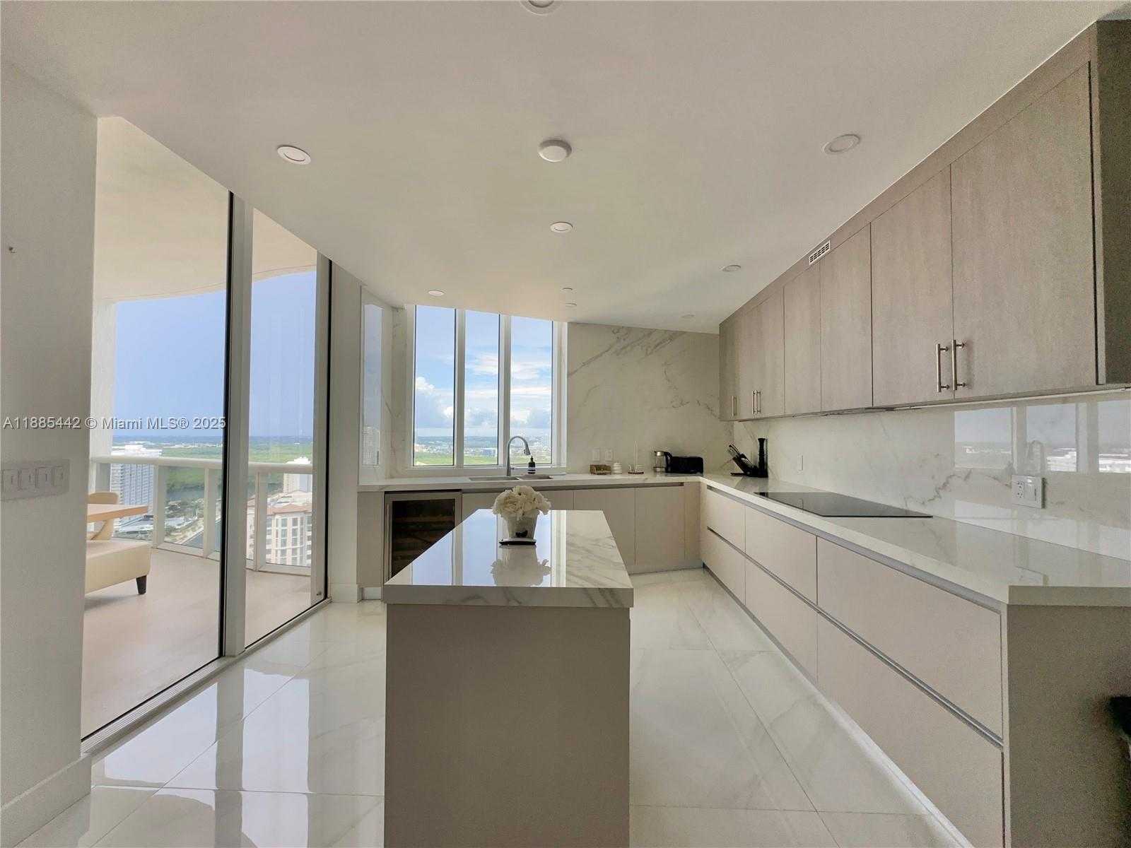 Small Image of 15901 COLLINS AVE #2406, Sunny Isles Beach Number 9