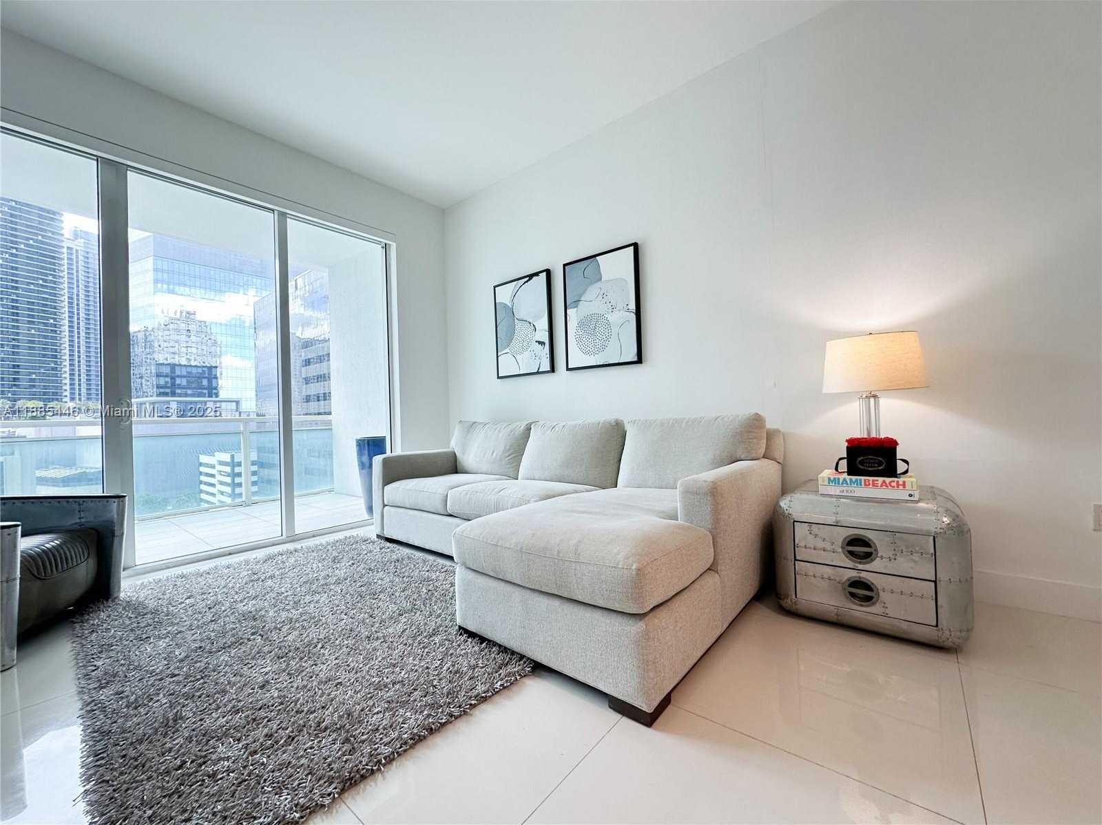 Small Image of 950 BRICKELL BAY DR #1001, Miami Number 10
