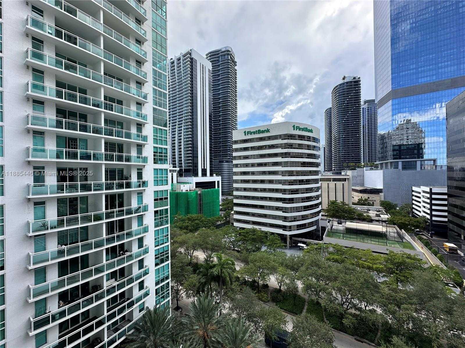 Small Image of 950 BRICKELL BAY DR #1001, Miami Number 13