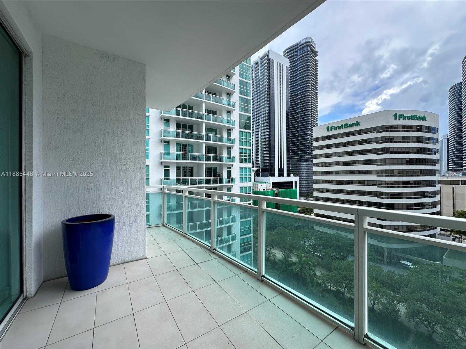 Small Image of 950 BRICKELL BAY DR #1001, Miami Number 15