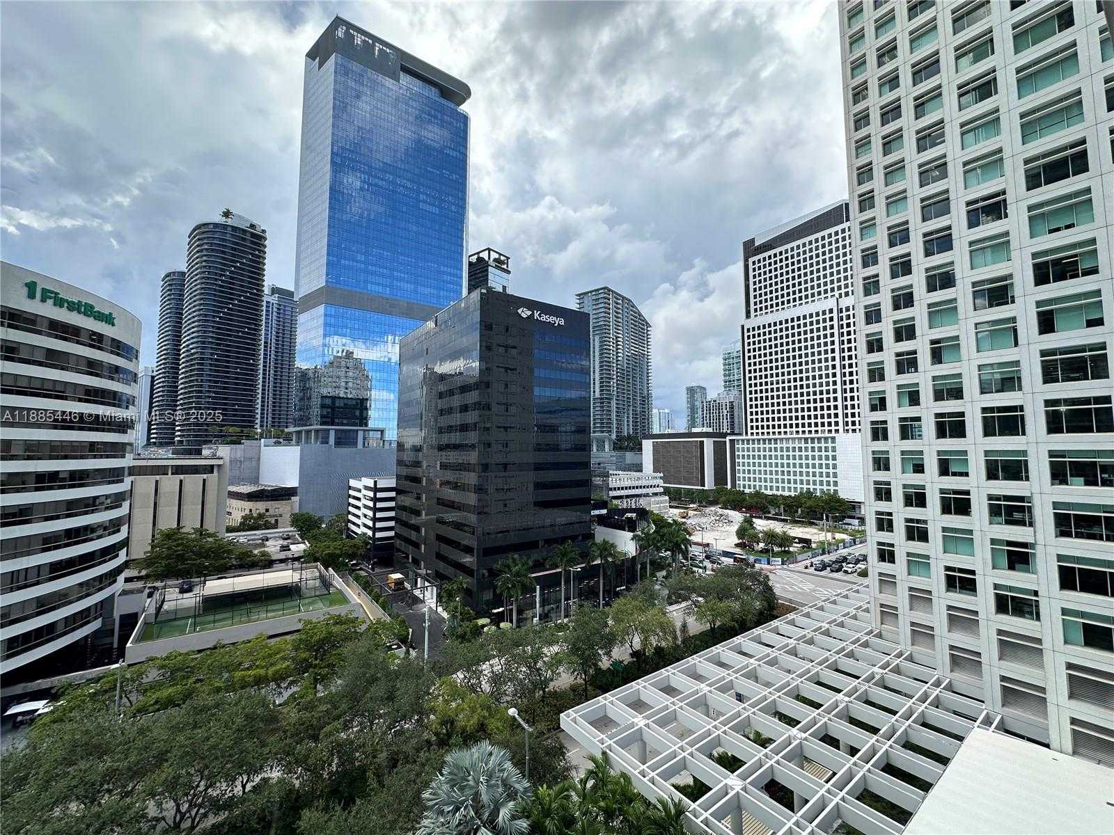 Small Image of 950 BRICKELL BAY DR #1001, Miami Number 16