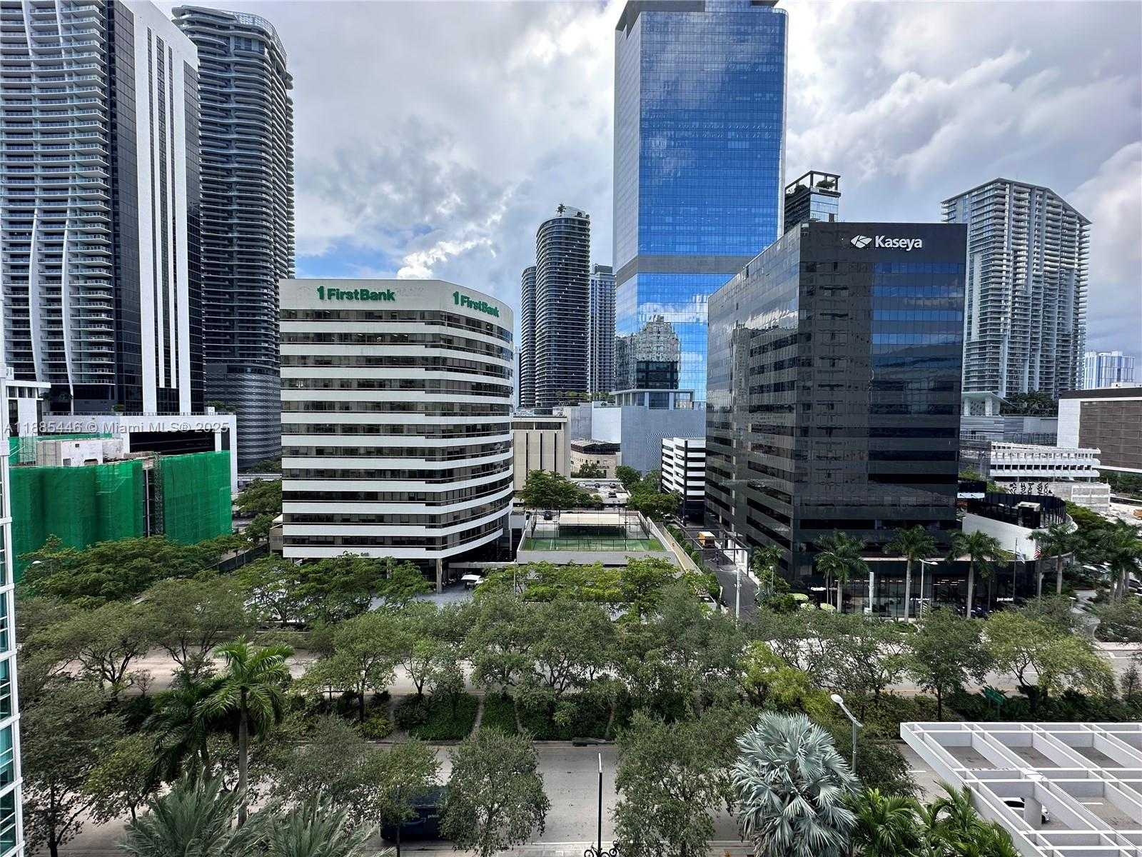Small Image of 950 BRICKELL BAY DR #1001, Miami Number 17