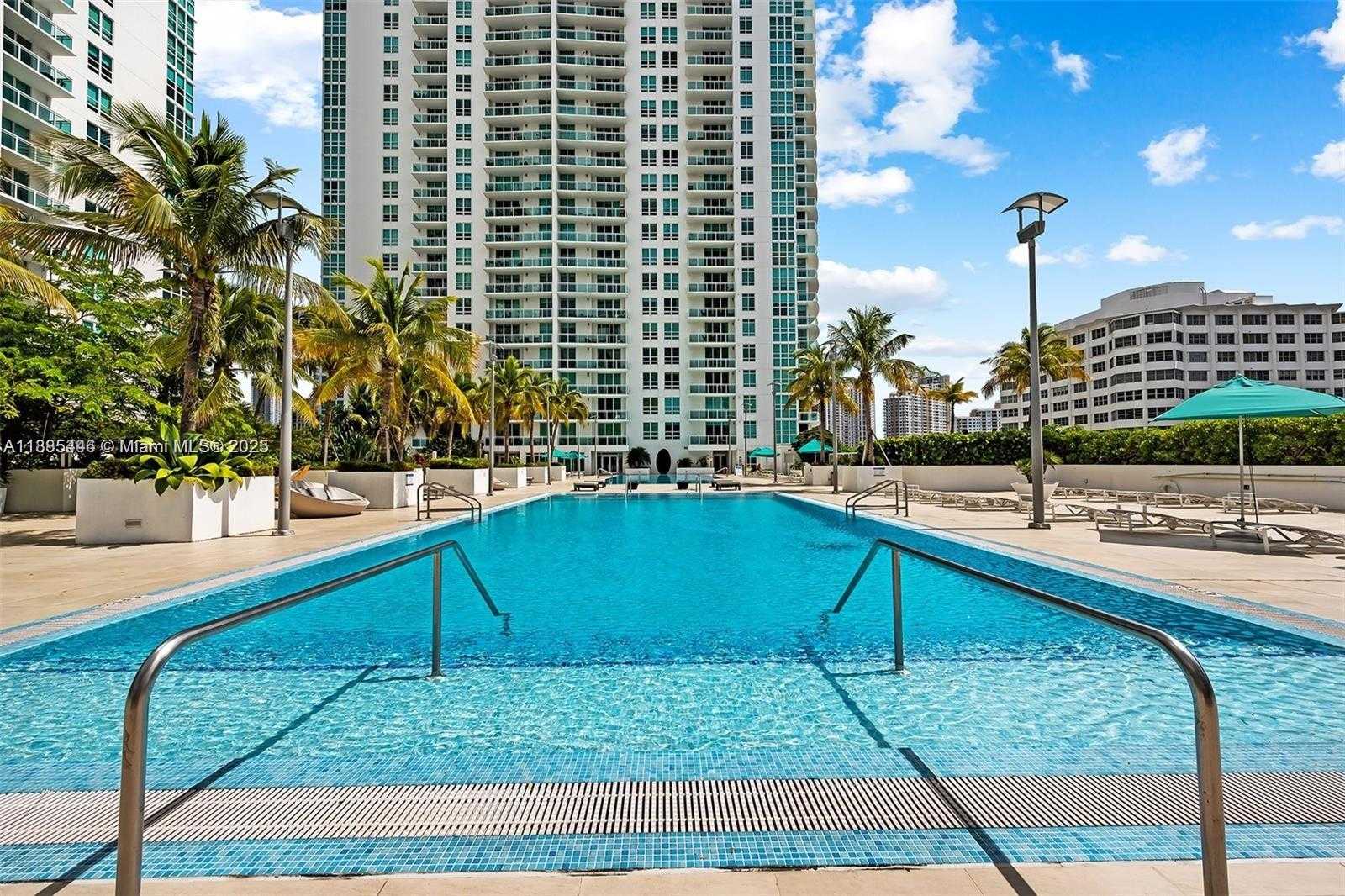 Small Image of 950 BRICKELL BAY DR #1001, Miami Number 18