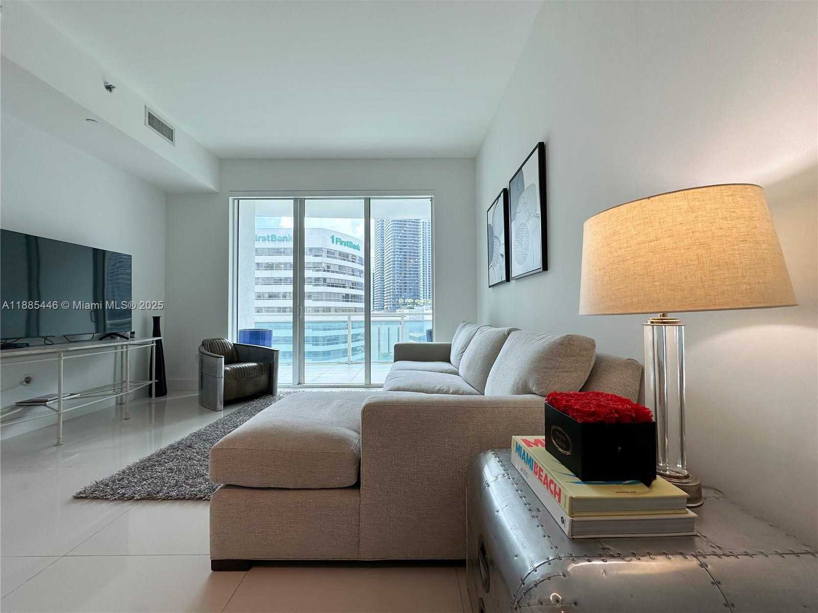 Small Image of 950 BRICKELL BAY DR #1001, Miami Number 2