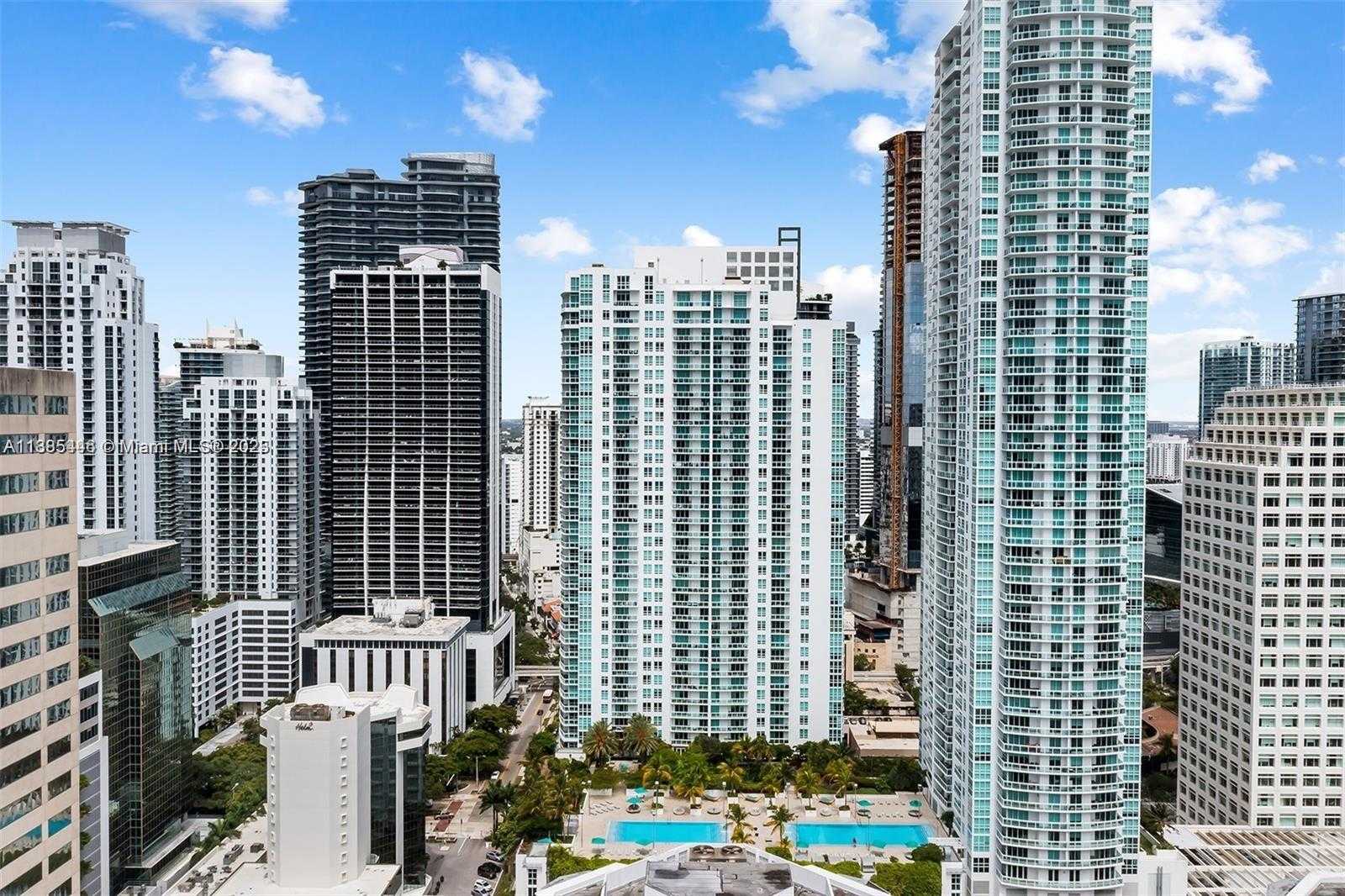Small Image of 950 BRICKELL BAY DR #1001, Miami Number 3