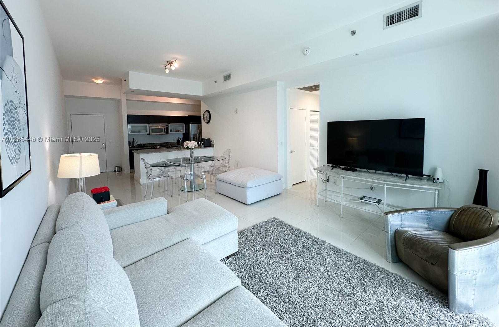 Small Image of 950 BRICKELL BAY DR #1001, Miami Number 7