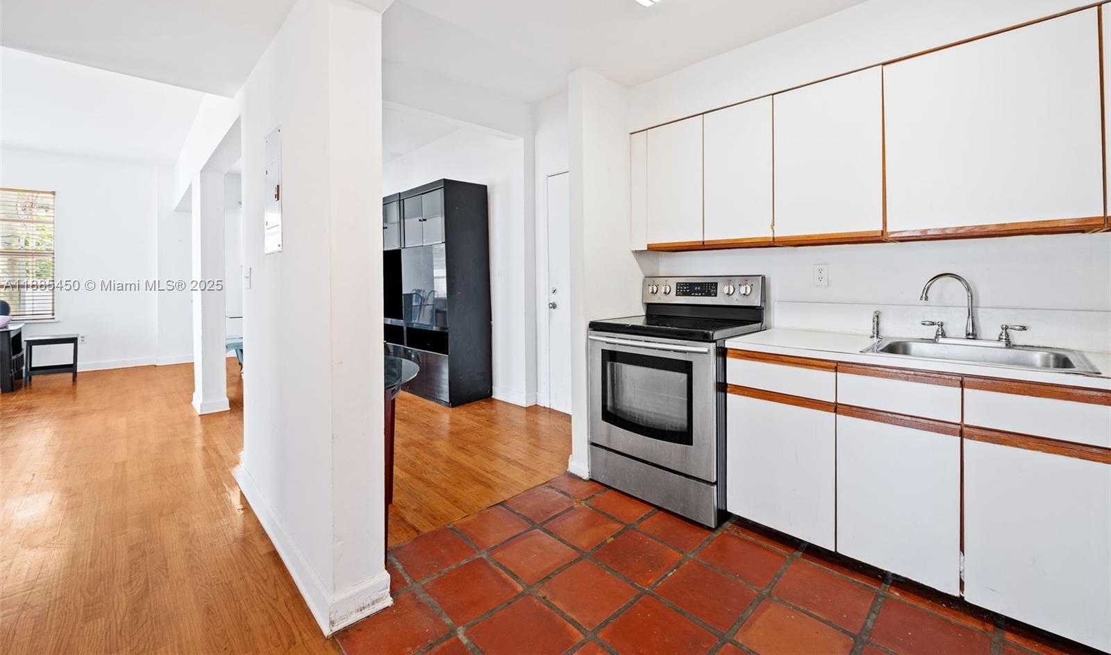 Small Image of 1200 EUCLID AVE #301, Miami Beach Number 10