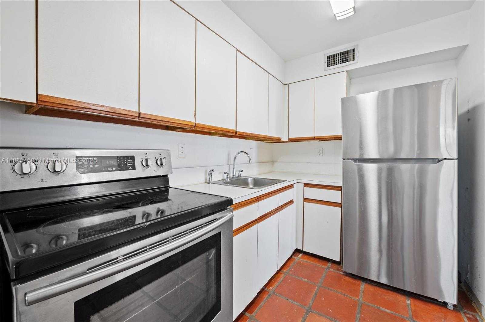 Small Image of 1200 EUCLID AVE #301, Miami Beach Number 16