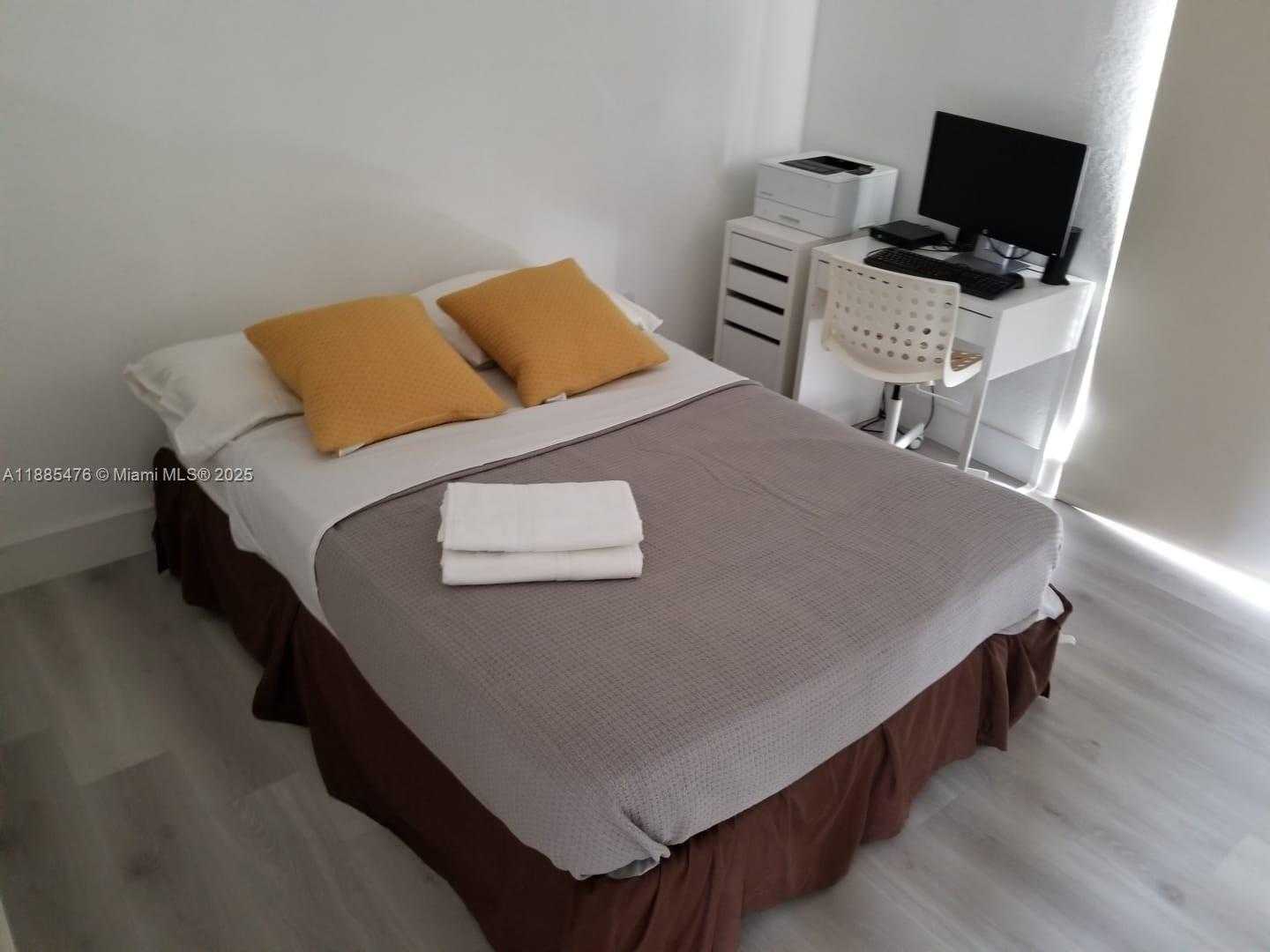 Small Image of 5764 NORTH WEST 98TH PL #5764, Doral Number 12