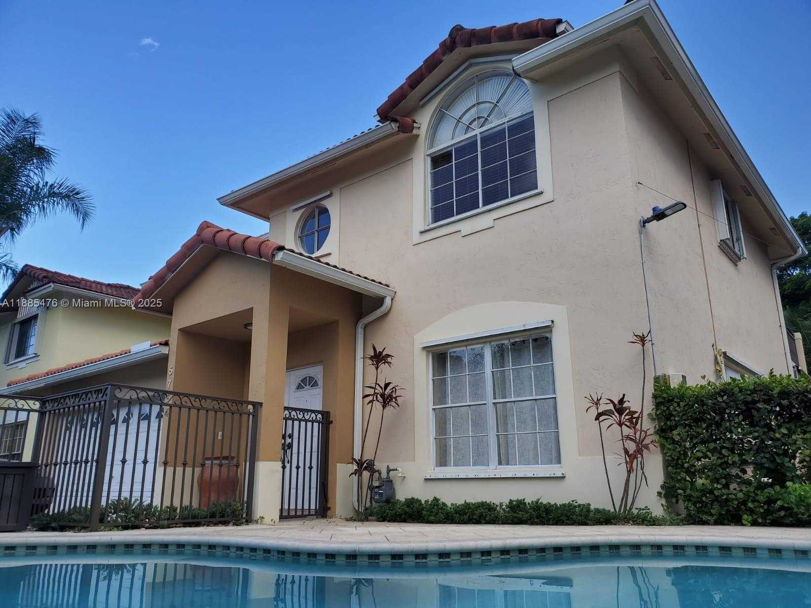 Small Image of 5764 NORTH WEST 98TH PL #5764, Doral Number 5