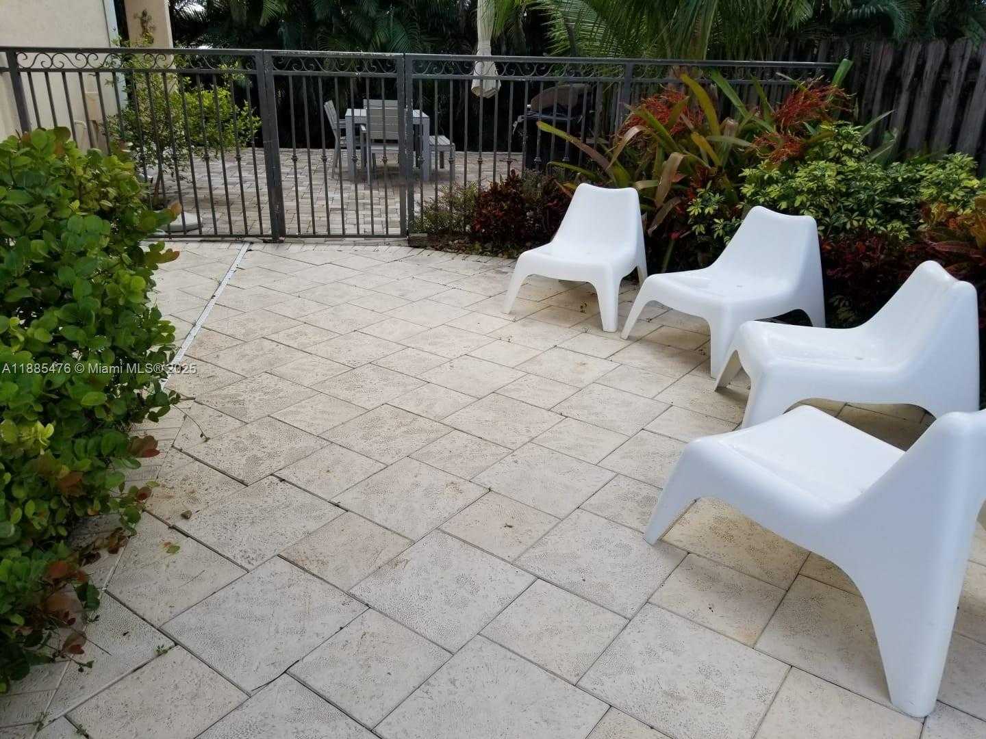 Small Image of 5764 NORTH WEST 98TH PL #5764, Doral Number 6
