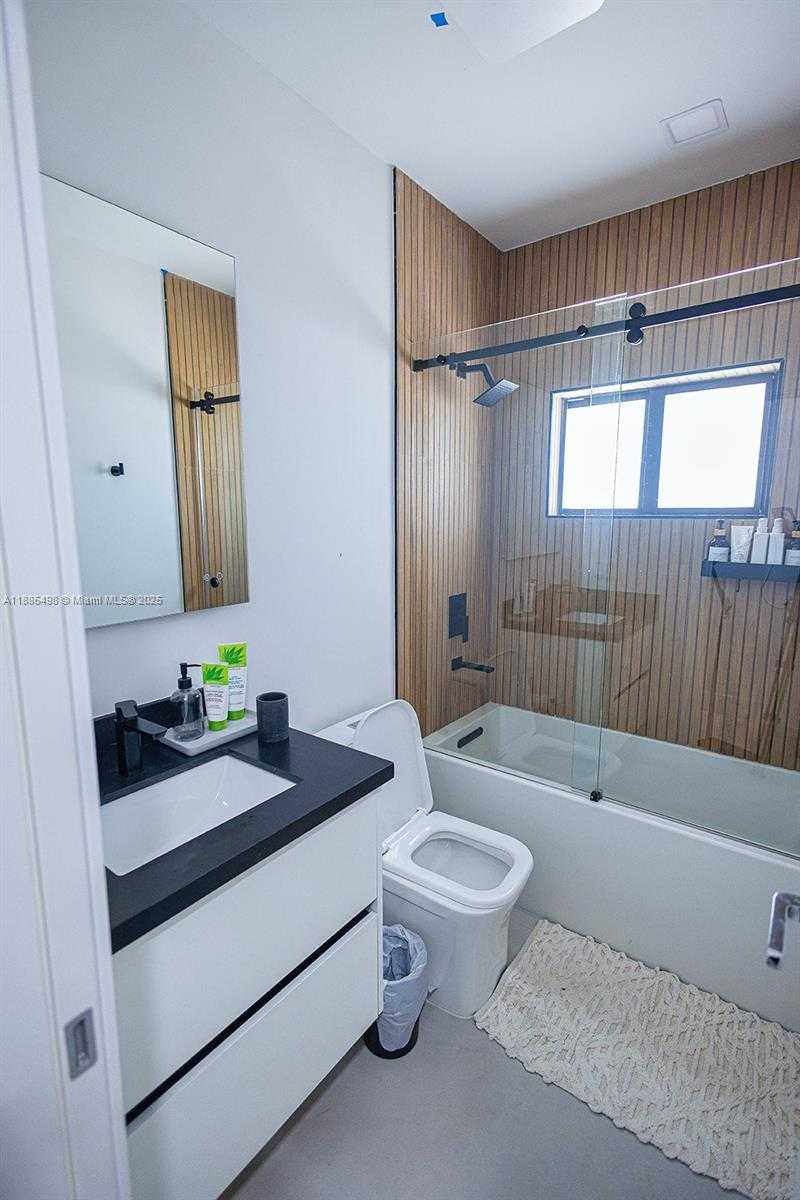 Small Image of 10506 SOUTH WEST 89TH PL, Miami Number 22