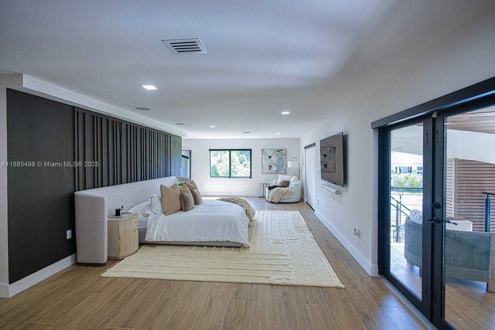 Small Image of 10506 SOUTH WEST 89TH PL, Miami Number 42