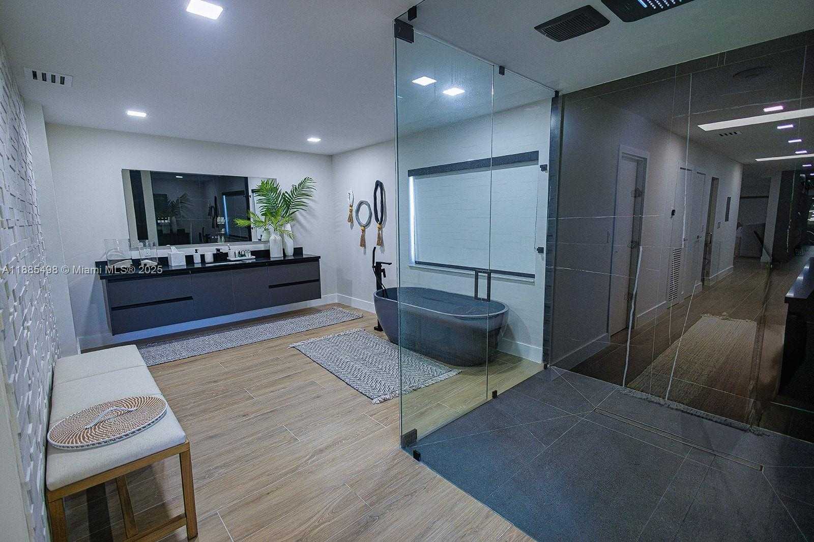 Small Image of 10506 SOUTH WEST 89TH PL, Miami Number 44