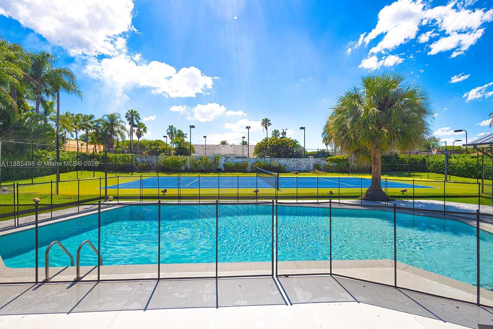 Small Image of 10506 SOUTH WEST 89TH PL, Miami Number 48