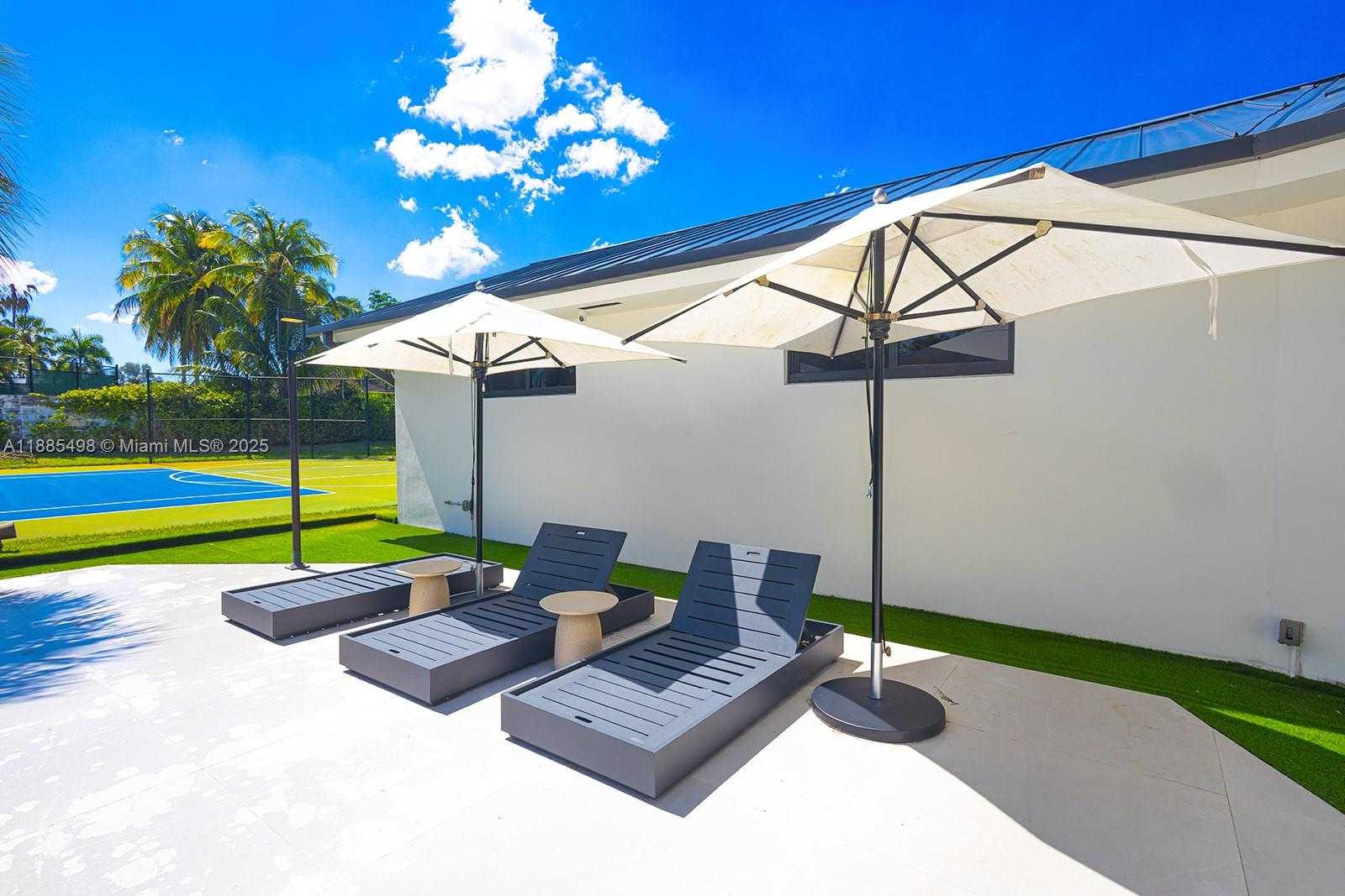 Small Image of 10506 SOUTH WEST 89TH PL, Miami Number 49