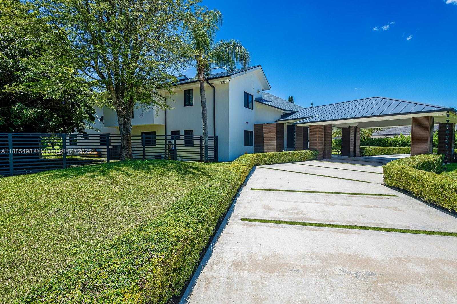 Small Image of 10506 SOUTH WEST 89TH PL, Miami Number 5