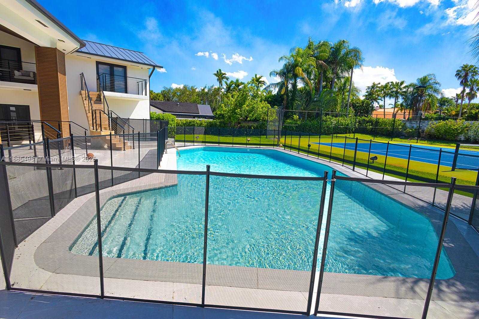 Small Image of 10506 SOUTH WEST 89TH PL, Miami Number 50