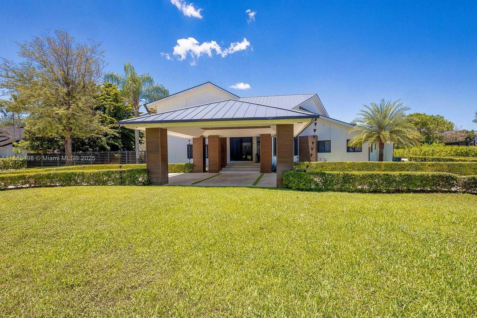 Small Image of 10506 SOUTH WEST 89TH PL, Miami Number 54