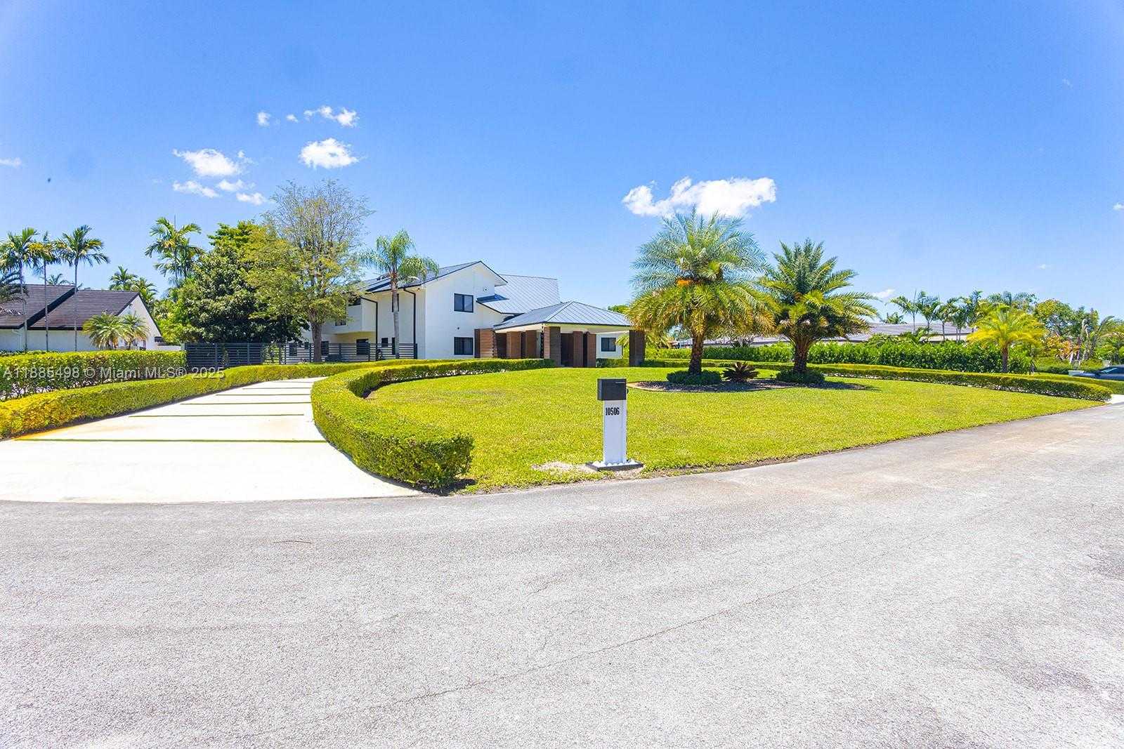 Small Image of 10506 SOUTH WEST 89TH PL, Miami Number 55