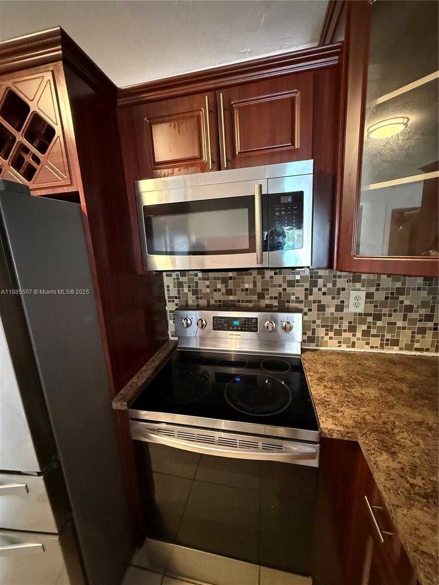 Small Image of 1235 NORTH EAST NW 129TH ST #1, North Miami Number 4