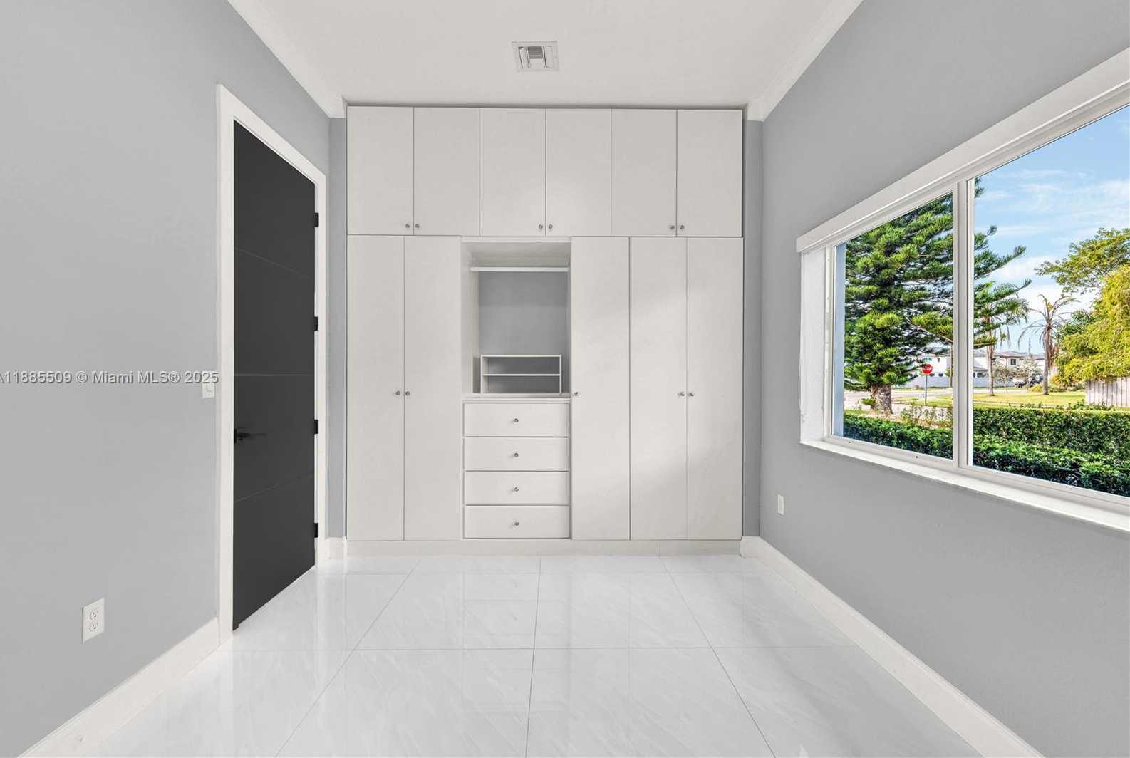 Small Image of 11921 SOUTH WEST 82ND RD, Miami Number 10